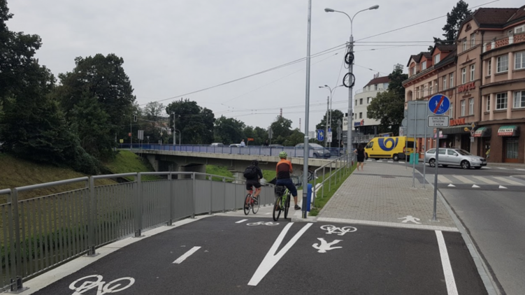 Stavba cyklopodjezdu v Hladíkově ulici může začít!